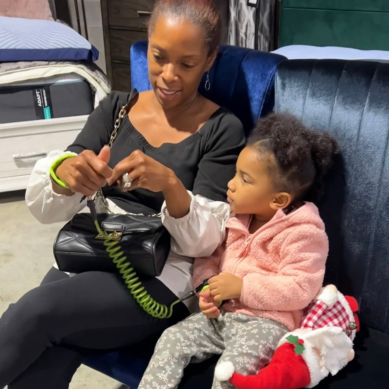 Using Anti Loss Wristlets In Public To Protect Against Child Separation